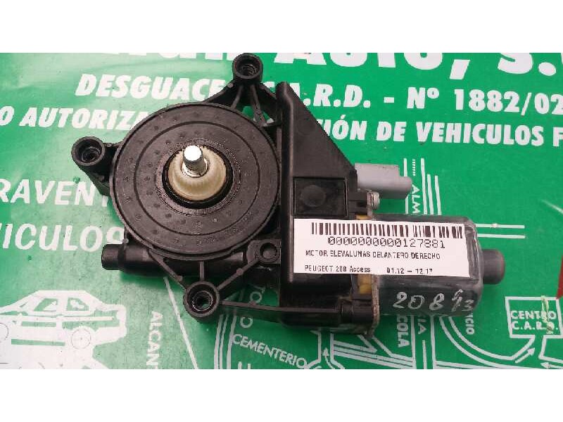 Recambio de motor elevalunas delantero derecho para peugeot 208 access referencia OEM IAM 9674254380 0130822702 BOSCH