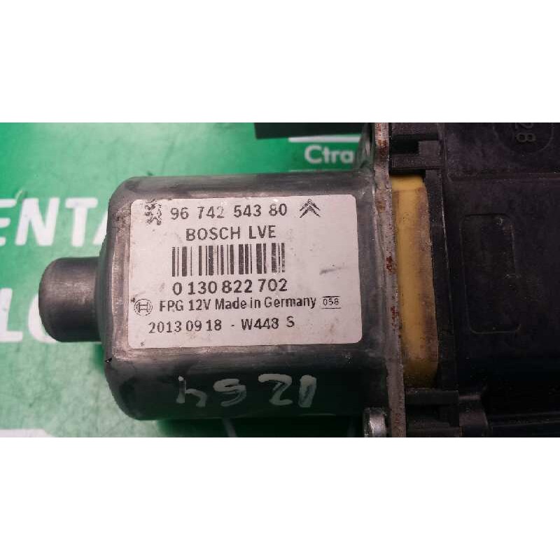 Recambio de motor elevalunas delantero derecho para peugeot 208 access referencia OEM IAM 9674254380 0130822702 BOSCH