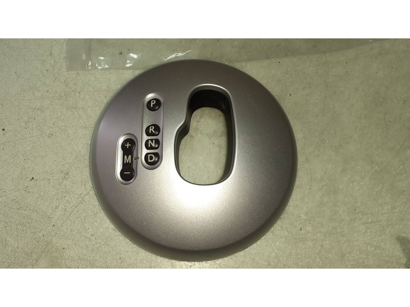 Recambio de guarnecidos palanca cambio para renault megane ii berlina 5p authentique referencia OEM IAM 8200112157 8200476182 82