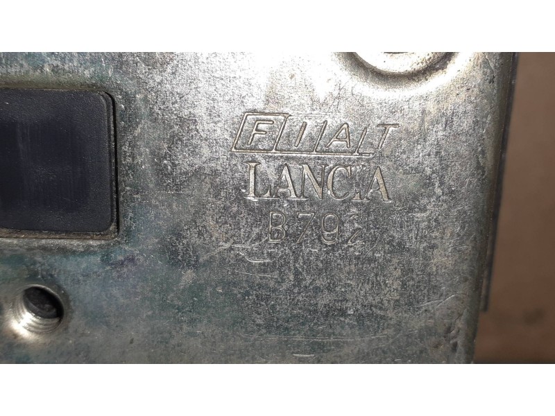 Recambio de cerradura puerta delantera izquierda para lancia delta tds referencia OEM IAM B792  ELECTRICA
