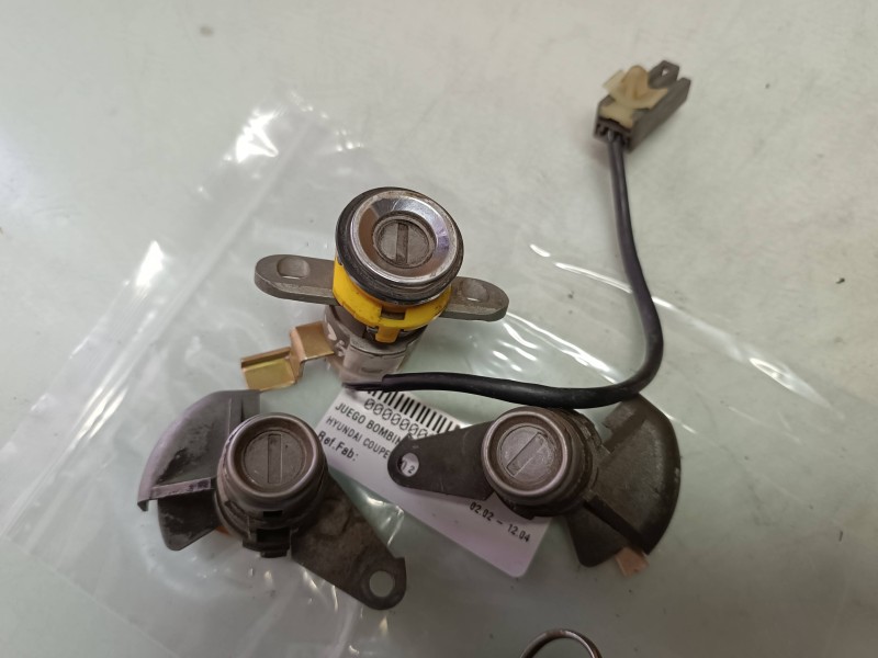 Recambio de juego bombines para hyundai coupe (gk) 2.0 fx full referencia OEM IAM   