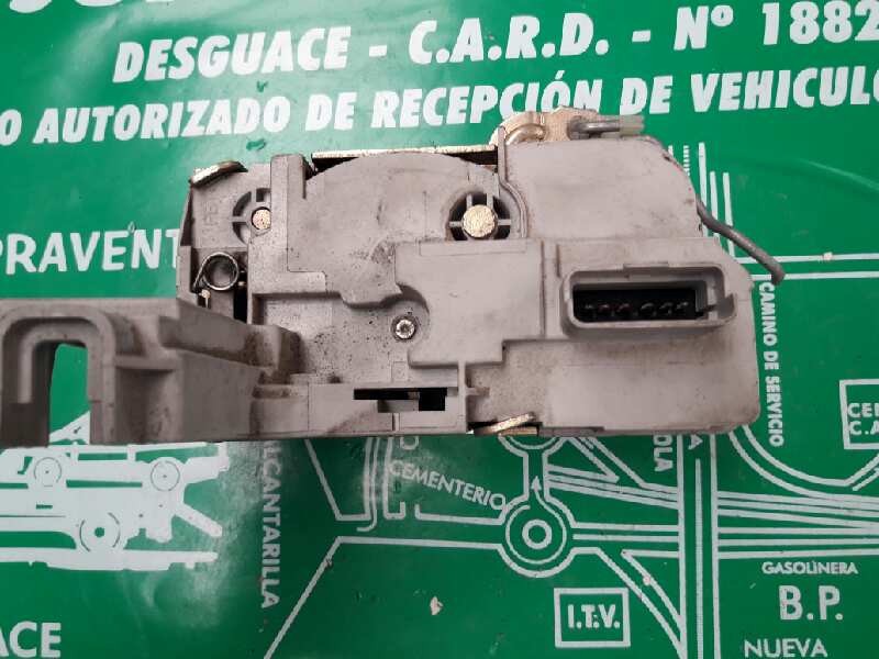 Recambio de cerradura puerta delantera derecha para peugeot 307 berlina (s2) xs referencia OEM IAM 6PINES 6 PINES GRIS