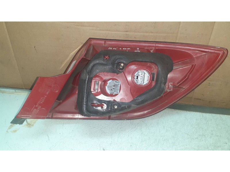 Recambio de piloto trasero izquierdo para mazda 3 berlina (bk) 1.6 vvt active referencia OEM IAM P2912  