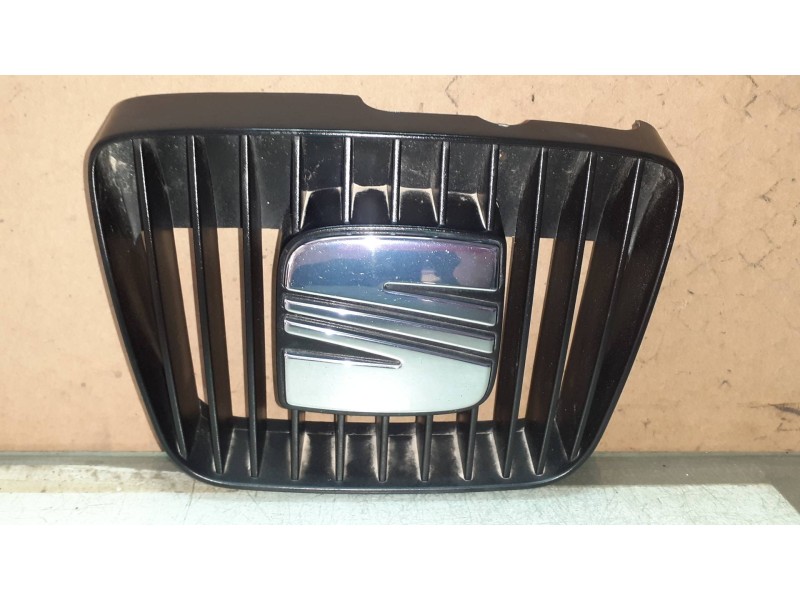 Recambio de rejilla delantera para seat ibiza (6k1) select referencia OEM IAM 6K0853654D 6K0853679A 