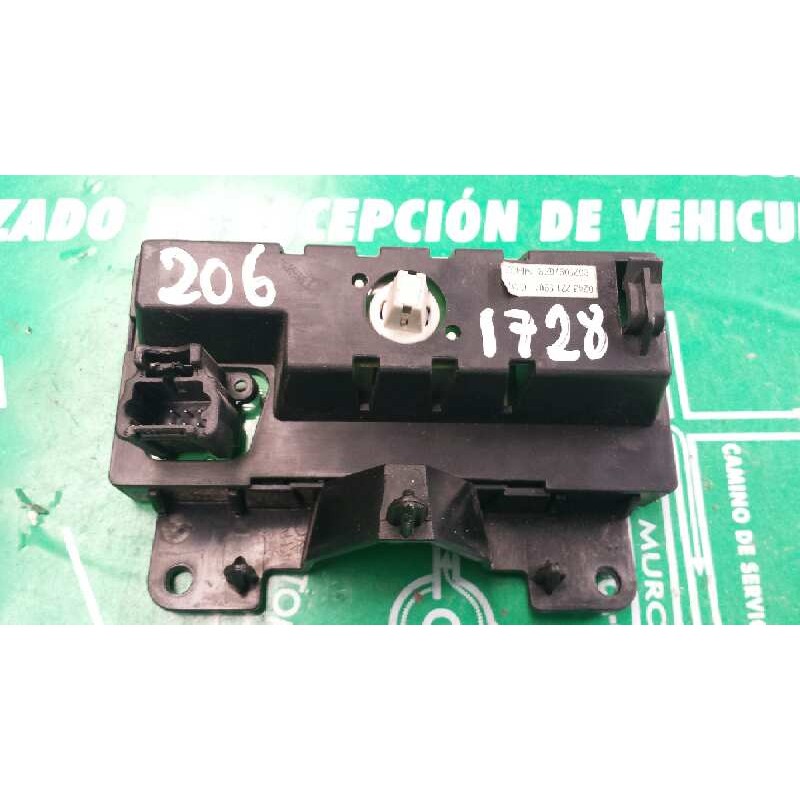 Recambio de pantalla multifuncion para peugeot 206 berlina x-line referencia OEM IAM 96250976R 02432219901 