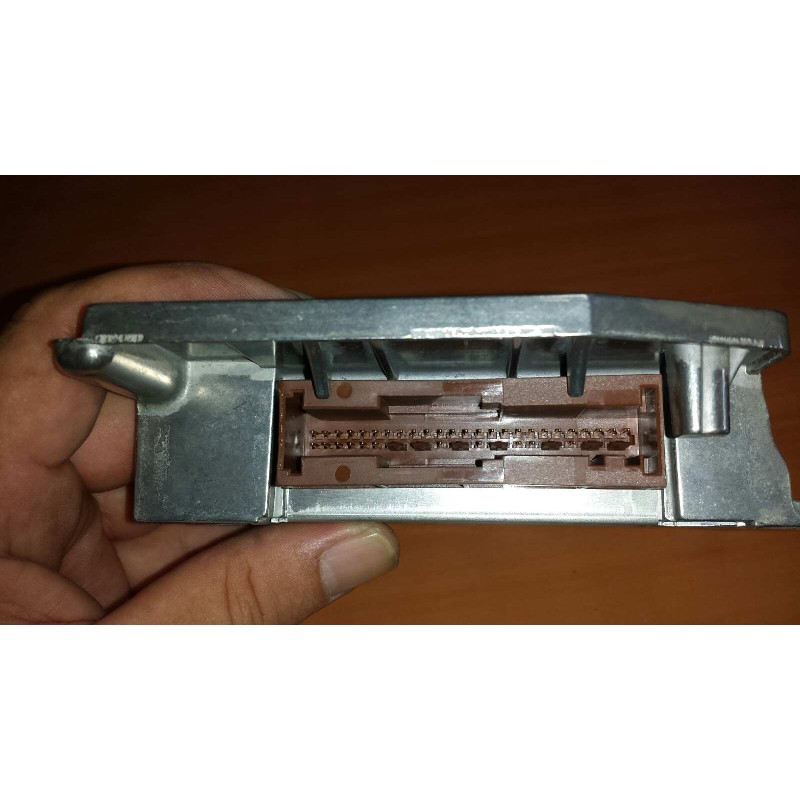 Recambio de centralita airbag para opel corsa c essentia referencia OEM IAM 24439954 LCT1358034L TEMIC