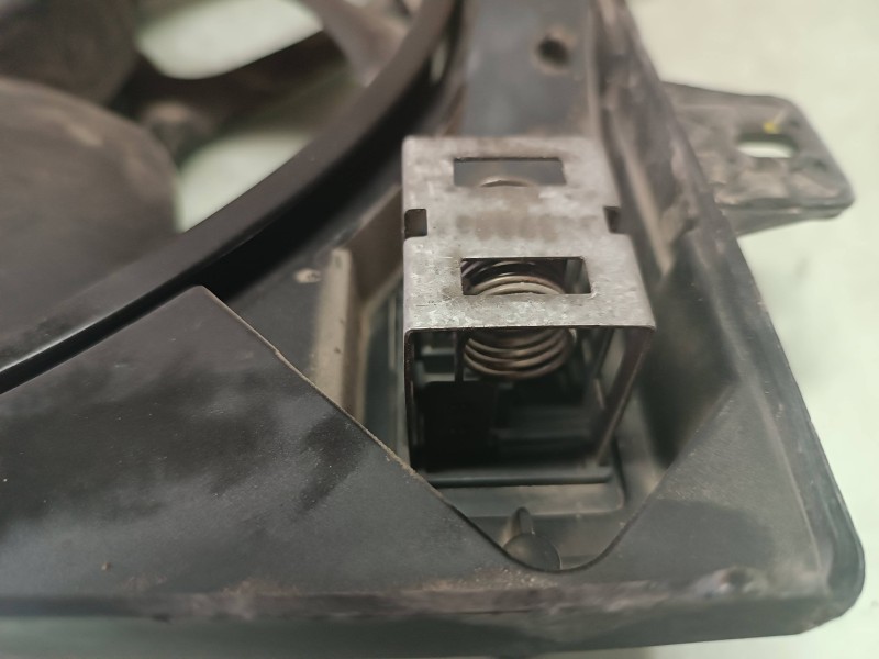 Recambio de electroventilador para peugeot 207 1.4 hdi referencia OEM IAM 9653804080 5020448 GATE