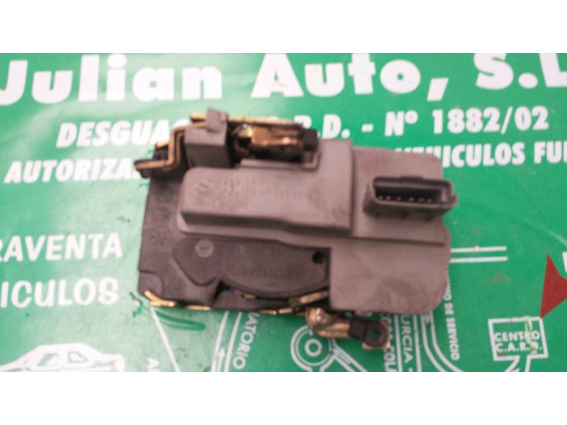Recambio de cerradura puerta trasera izquierda para peugeot 206 berlina look referencia OEM IAM 6PINES 6 PINES GRIS