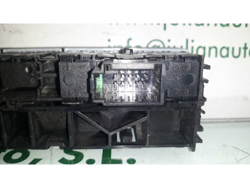Recambio de interruptor para skoda octavia lim. (5e3) ambition referencia OEM IAM 5E1927132M  CIERRE CENTRALIZADO