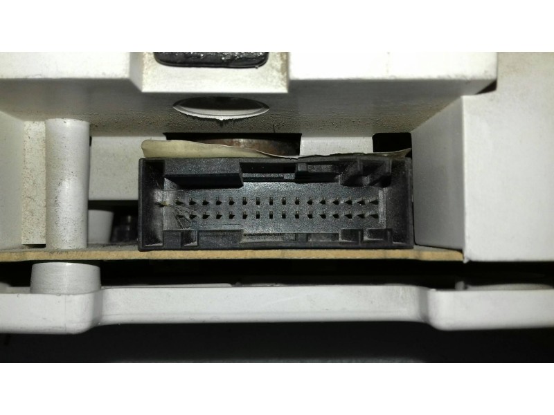 Recambio de cuadro instrumentos para ford fiesta berlina (dx) básico referencia OEM IAM YS6F10841 44ZU174AU VISTEON