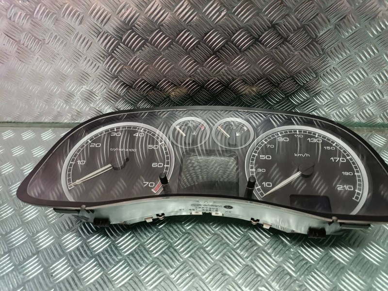 Recambio de cuadro instrumentos para peugeot 307 (s1) xn referencia OEM IAM 9645768480 216518625 SAGEM