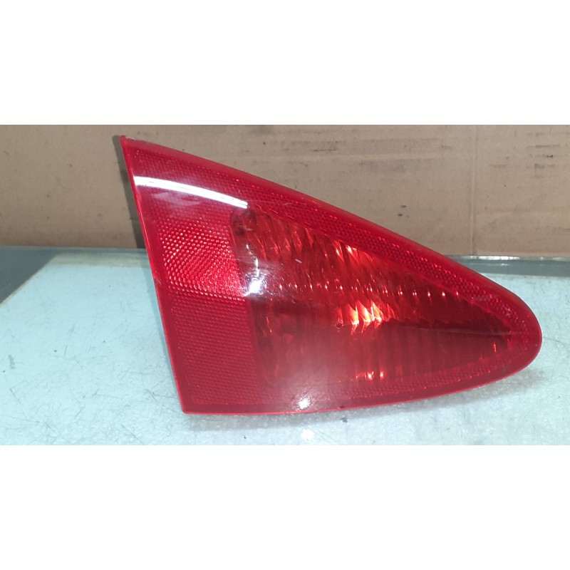 Recambio de piloto trasero izquierdo interior para alfa romeo 147 (190) 1.9 jtd distinctive referencia OEM IAM 46747825GDX 03320