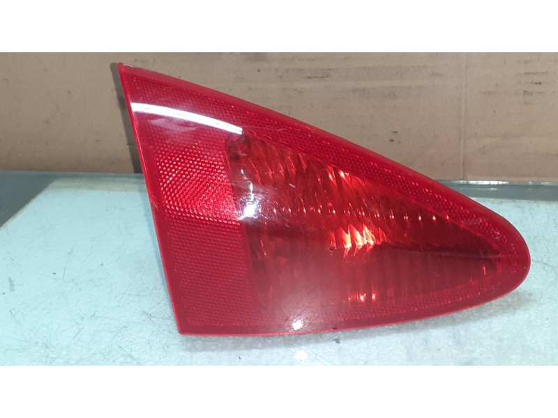 Recambio de piloto trasero izquierdo interior para alfa romeo 147 (190) 1.9 jtd distinctive referencia OEM IAM 46747825GDX 03320