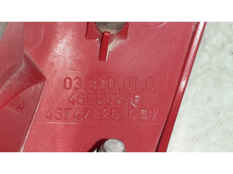 Recambio de piloto trasero izquierdo interior para alfa romeo 147 (190) 1.9 jtd distinctive referencia OEM IAM 46747825GDX 03320