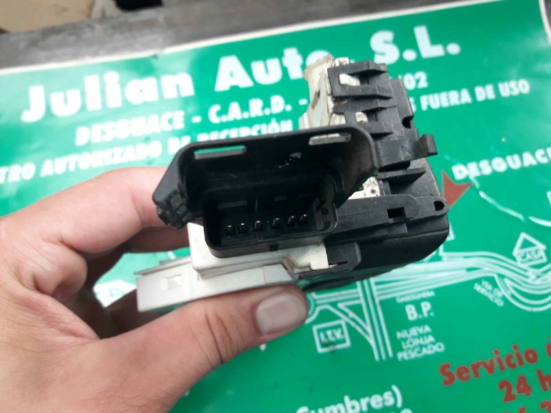 Recambio de cerradura puerta trasera izquierda para peugeot 308 sw confort referencia OEM IAM 567148 A01514 22012