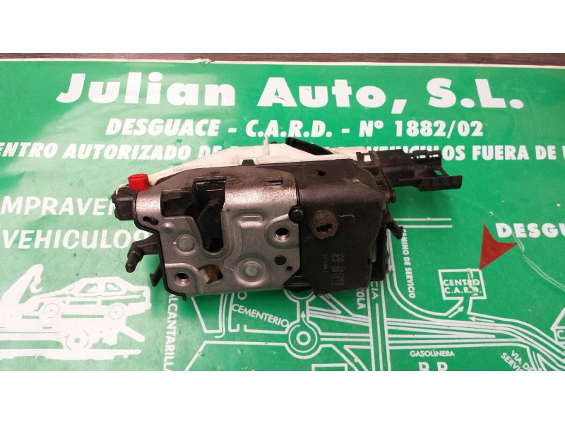 Recambio de cerradura puerta trasera izquierda para peugeot 308 sw confort referencia OEM IAM 567163 A01518 09145