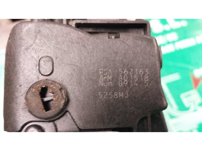 Recambio de cerradura puerta trasera izquierda para peugeot 308 sw confort referencia OEM IAM 567163 A01518 09145