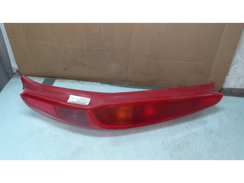 Recambio de piloto trasero derecho para fiat punto berlina (188) 1.9 d (i) referencia OEM IAM 465237710  28630202