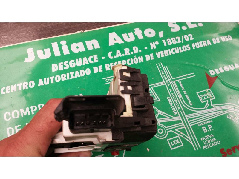 Recambio de cerradura puerta trasera izquierda para peugeot 308 sw confort referencia OEM IAM 567163 A01518 09145