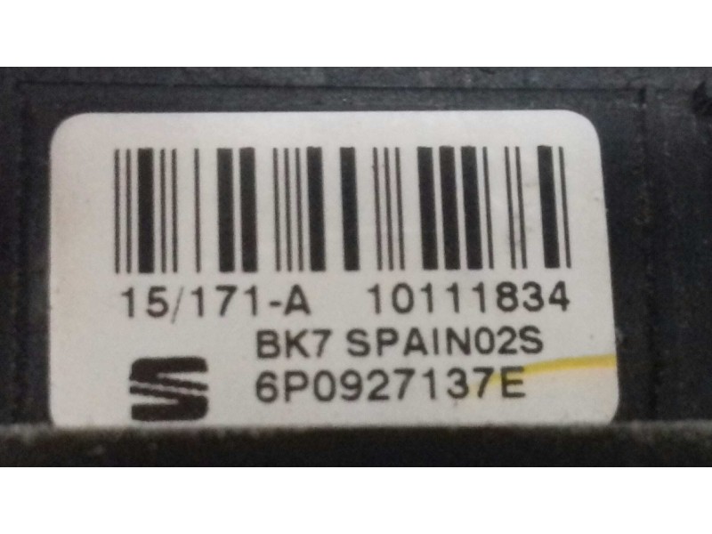 Recambio de interruptor para seat ibiza (6p1) reference referencia OEM IAM 6P0927137E  BOTON CIERRE , LUNA