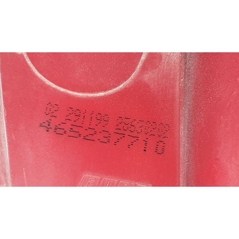 Recambio de piloto trasero derecho para fiat punto berlina (188) 1.9 d (i) referencia OEM IAM 465237710  28630202