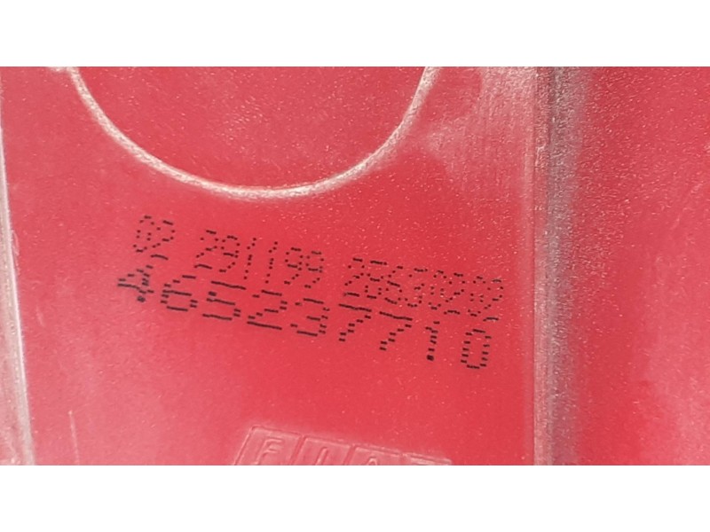 Recambio de piloto trasero derecho para fiat punto berlina (188) 1.9 d (i) referencia OEM IAM 465237710  28630202