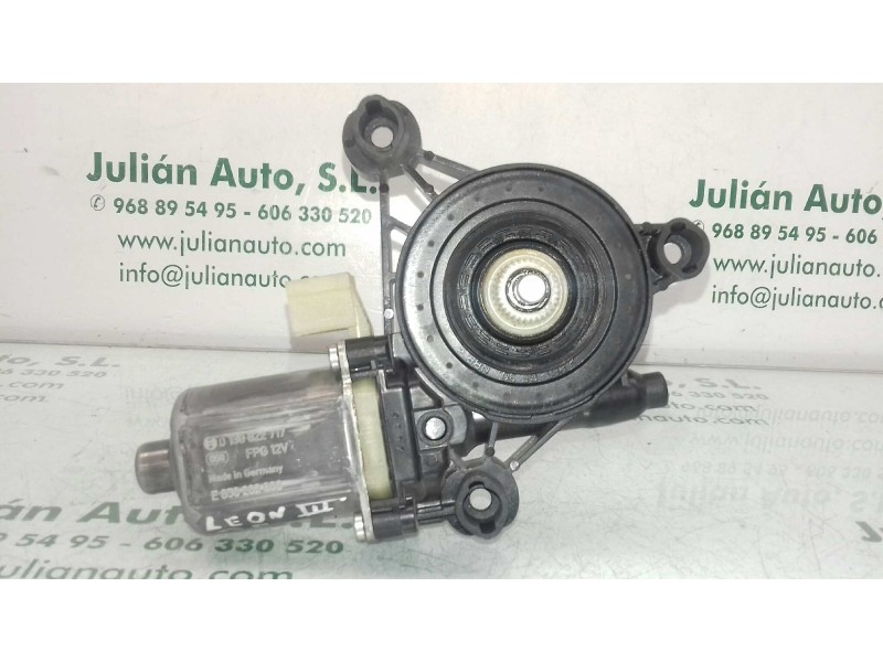 Recambio de motor elevalunas delantero izquierdo para seat leon (5f1) reference referencia OEM IAM 5Q0959801B 0130822717 BOSCH