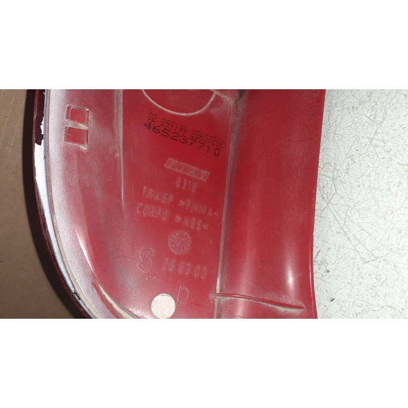 Recambio de piloto trasero derecho para fiat punto berlina (188) 1.9 d (i) referencia OEM IAM 465237710  28630202