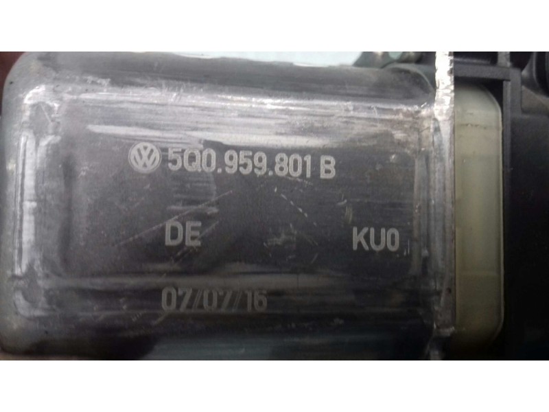 Recambio de motor elevalunas delantero izquierdo para seat leon (5f1) reference referencia OEM IAM 5Q0959801B 0130822717 BOSCH