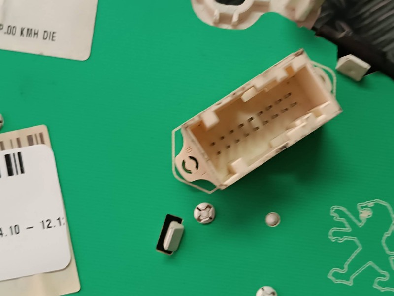 Recambio de cuadro instrumentos para citroen c3 business referencia OEM IAM 98041181XT A2C53385740 VDO