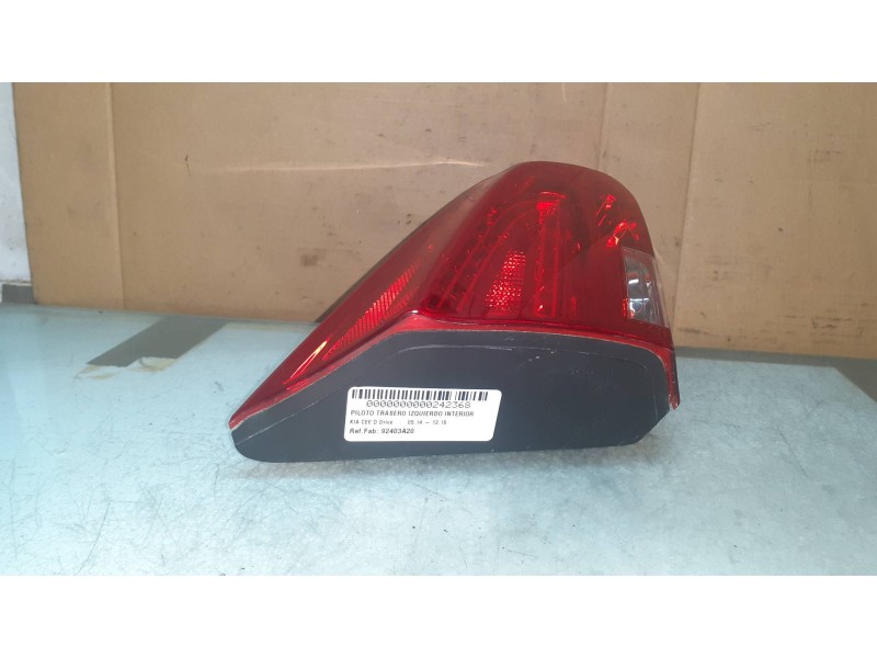 Recambio de piloto trasero izquierdo interior para kia cee´d drive referencia OEM IAM 92403A20  