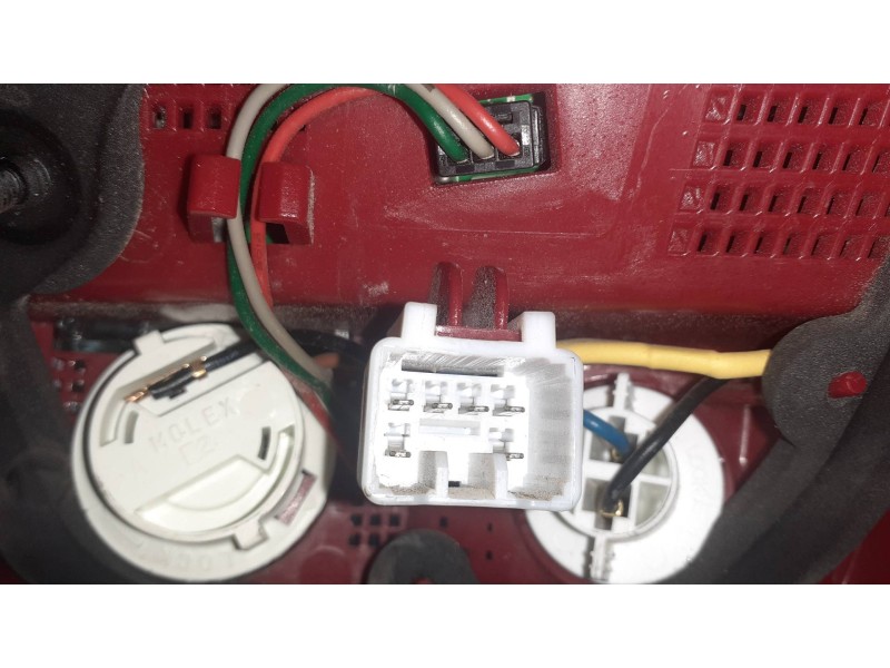 Recambio de piloto trasero izquierdo interior para kia cee´d drive referencia OEM IAM 92403A20  