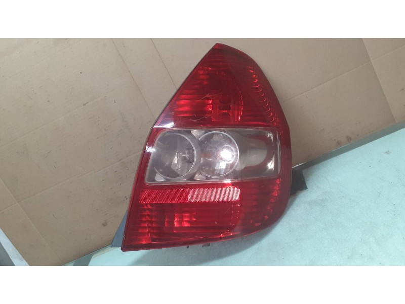 Recambio de piloto trasero derecho para honda jazz (gd1/5) 1.4 s referencia OEM IAM   