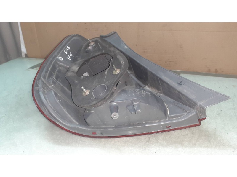 Recambio de piloto trasero derecho para honda jazz (gd1/5) 1.4 s referencia OEM IAM   