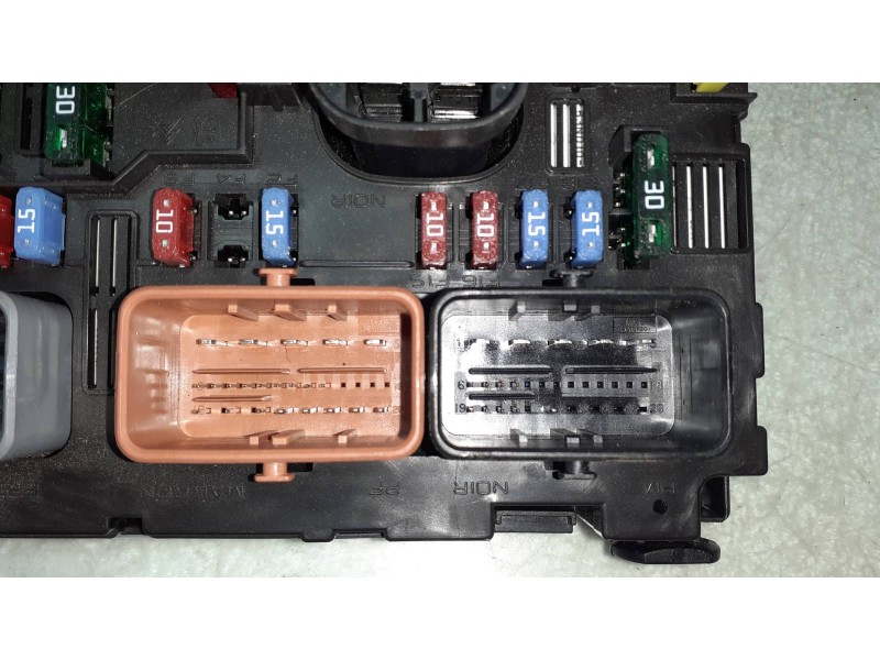 Recambio de caja reles / fusibles para citroen c2 furio referencia OEM IAM 9659741780 BSM L03 DELPHI