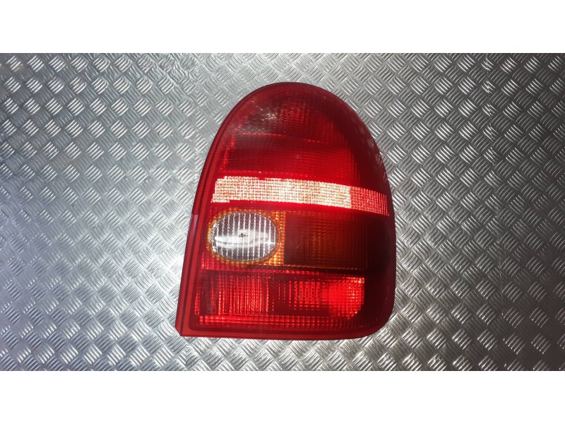 Recambio de piloto trasero derecho para opel corsa b eco referencia OEM IAM 45022  