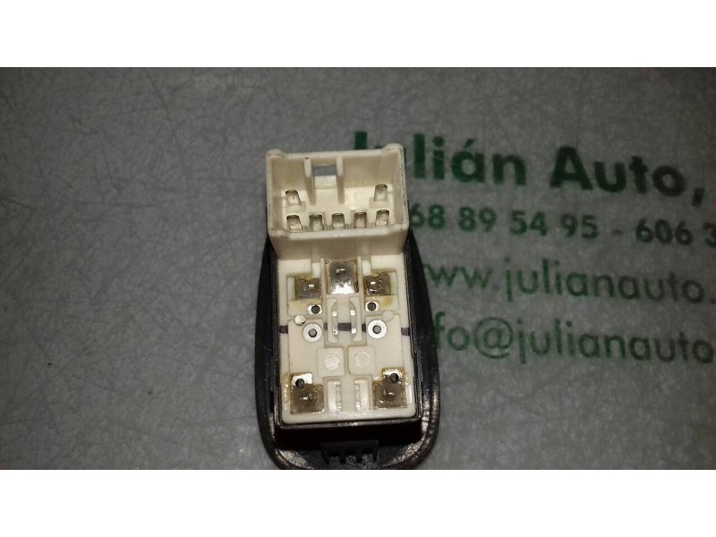 Recambio de mando elevalunas trasero derecho para hyundai accent (lc) gls crdi referencia OEM IAM 621W04620  