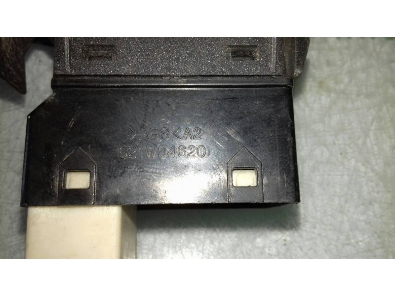 Recambio de mando elevalunas trasero derecho para hyundai accent (lc) gls crdi referencia OEM IAM 621W04620  