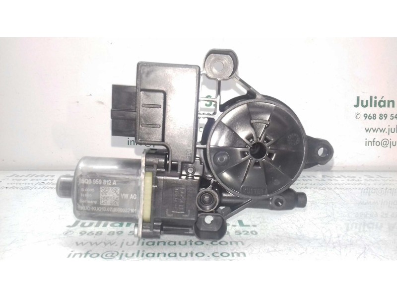 Recambio de motor elevalunas trasero derecho para seat leon (5f1) reference referencia OEM IAM 5Q0959812A 0130822724 BOSCH