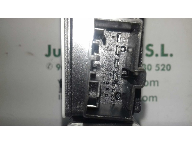 Recambio de motor elevalunas trasero derecho para seat leon (5f1) reference referencia OEM IAM 5Q0959812A 0130822724 BOSCH