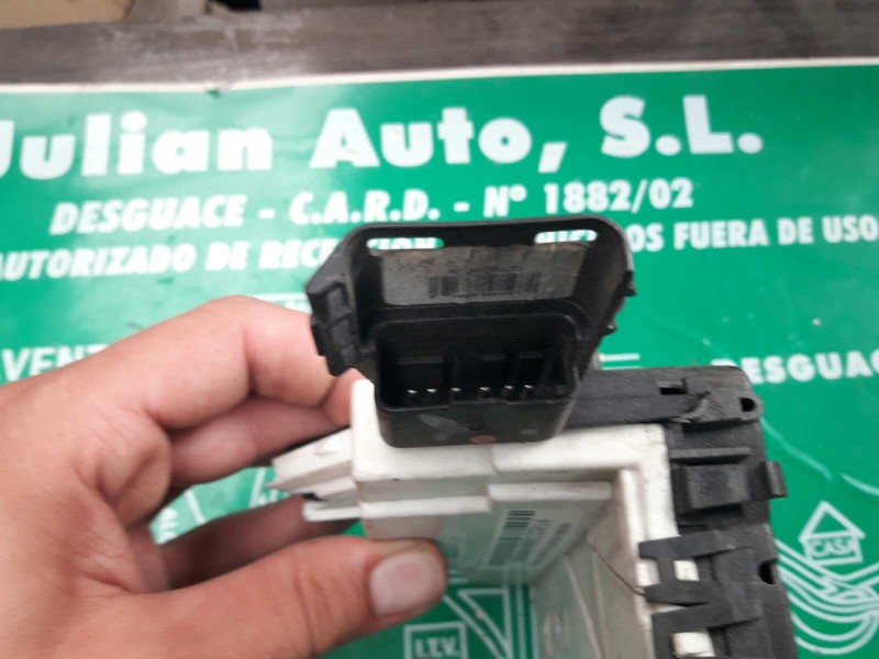 Recambio de cerradura puerta delantera derecha para peugeot 308 confort referencia OEM IAM 567147 A01545 03228