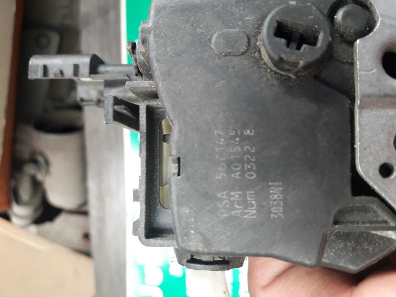 Recambio de cerradura puerta delantera derecha para peugeot 308 confort referencia OEM IAM 567147 A01545 03228 Recambio de cerradura puerta delantera derecha para peugeot 308 confort referencia OEM IAM 567147 A01545 03228