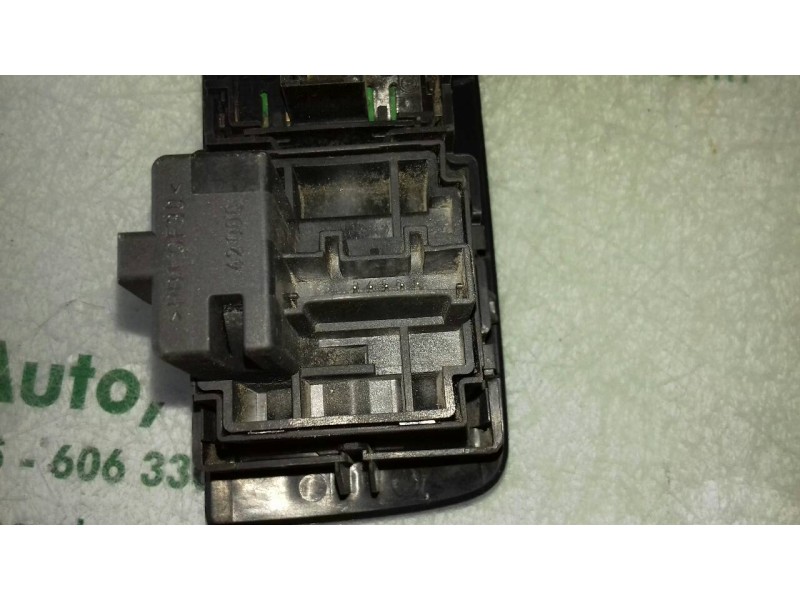 Recambio de mando luces para renault megane iii berlina 5 p dynamique referencia OEM IAM 88020009  