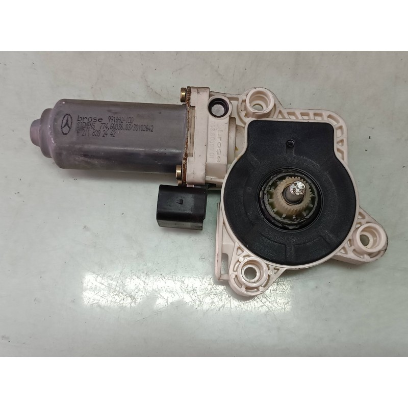 Recambio de motor elevalunas trasero derecho para mercedes-benz clase e (w211) berlina 5.0 v8 24v cat referencia OEM IAM A211820