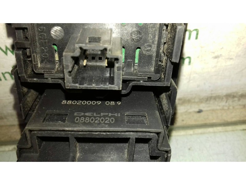 Recambio de mando luces para renault megane iii berlina 5 p dynamique referencia OEM IAM 88020009  