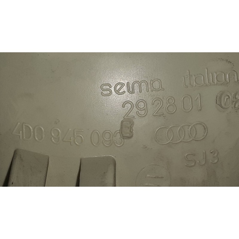 Recambio de piloto trasero derecho interior para audi a8 (d2) 3.3 tdi quattro referencia OEM IAM 4D0945093  