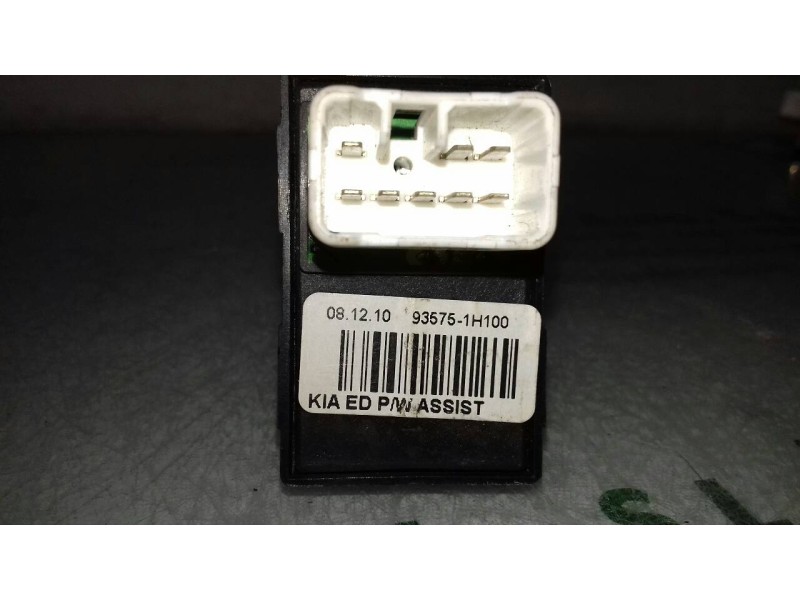 Recambio de mando elevalunas trasero izquierdo para kia cee´d active referencia OEM IAM 935751H100  
