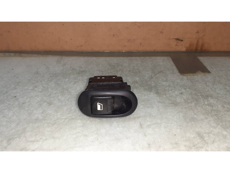 Recambio de mando elevalunas delantero derecho para citroen c2 furio referencia OEM IAM 30054 PA66GF15 96605364XT