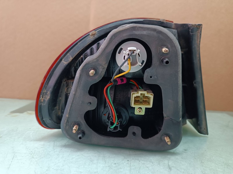 Recambio de piloto trasero derecho para daewoo lanos cool junior referencia OEM IAM PY21W  