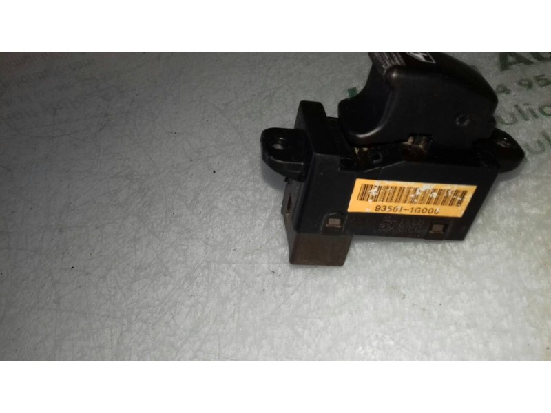 Recambio de mando elevalunas delantero derecho para kia rio 1.4 active referencia OEM IAM 935811G000 621W03620 